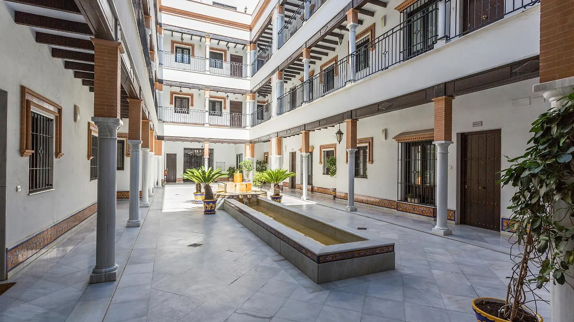 Santa Catalina Patio Andaluz Centrico 2 Rooms Seville Apartment