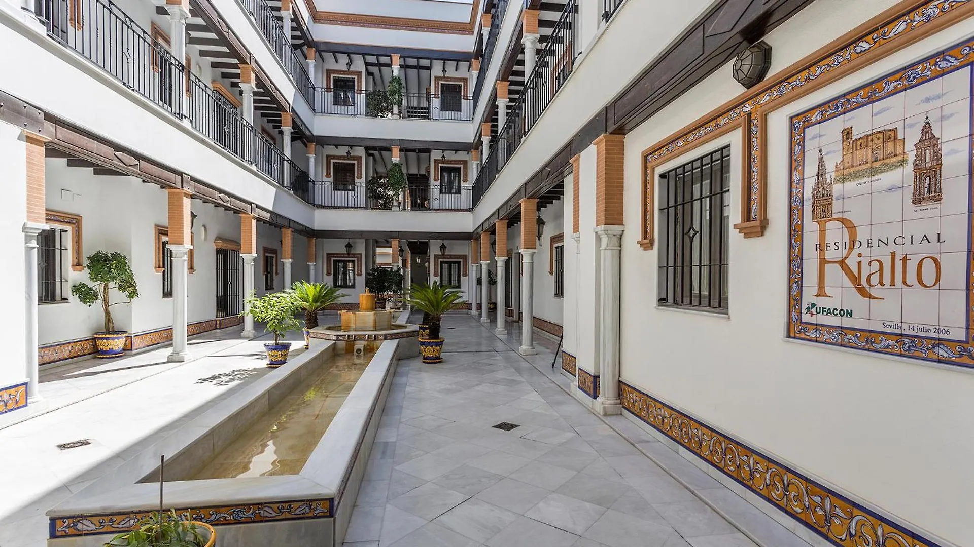 Santa Catalina Patio Andaluz Centrico 2 Rooms Seville